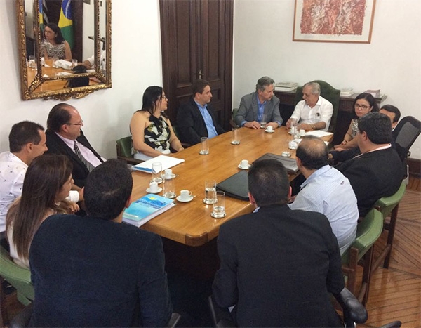 Agentes do CPP de Pacaembu juntamente com a DISE de Adamantina prendem visitante com maconha