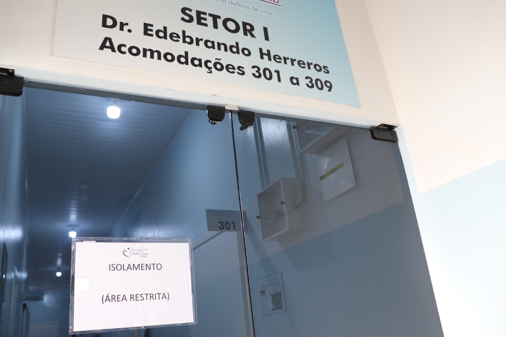 PRIMEIRO PACIENTE QUE FOI ISOLADO NA SANTA CASA DE ANDRADINA RECEBE ALTA