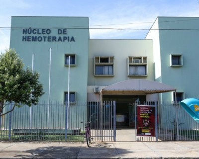 Criança de 3 anos fica com a cabeça presa em grade ao brincar de escalar porta na Vila Haro em Três Lagoas