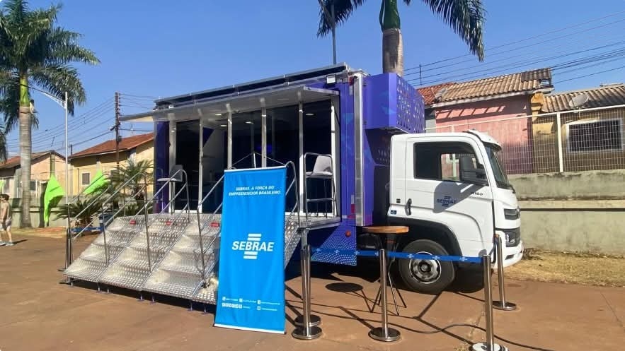 SEBRAE MÓVEL PASSA POR ANDRADINA COM SERVIÇOS A EMPREENDEDORES