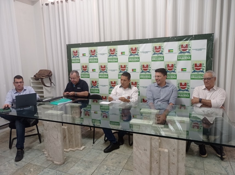 SECRETÁRIO RAFAEL BENINI VISITA DRACENA PARA REUNIÃO COM PREFEITOS DA REGIÃO