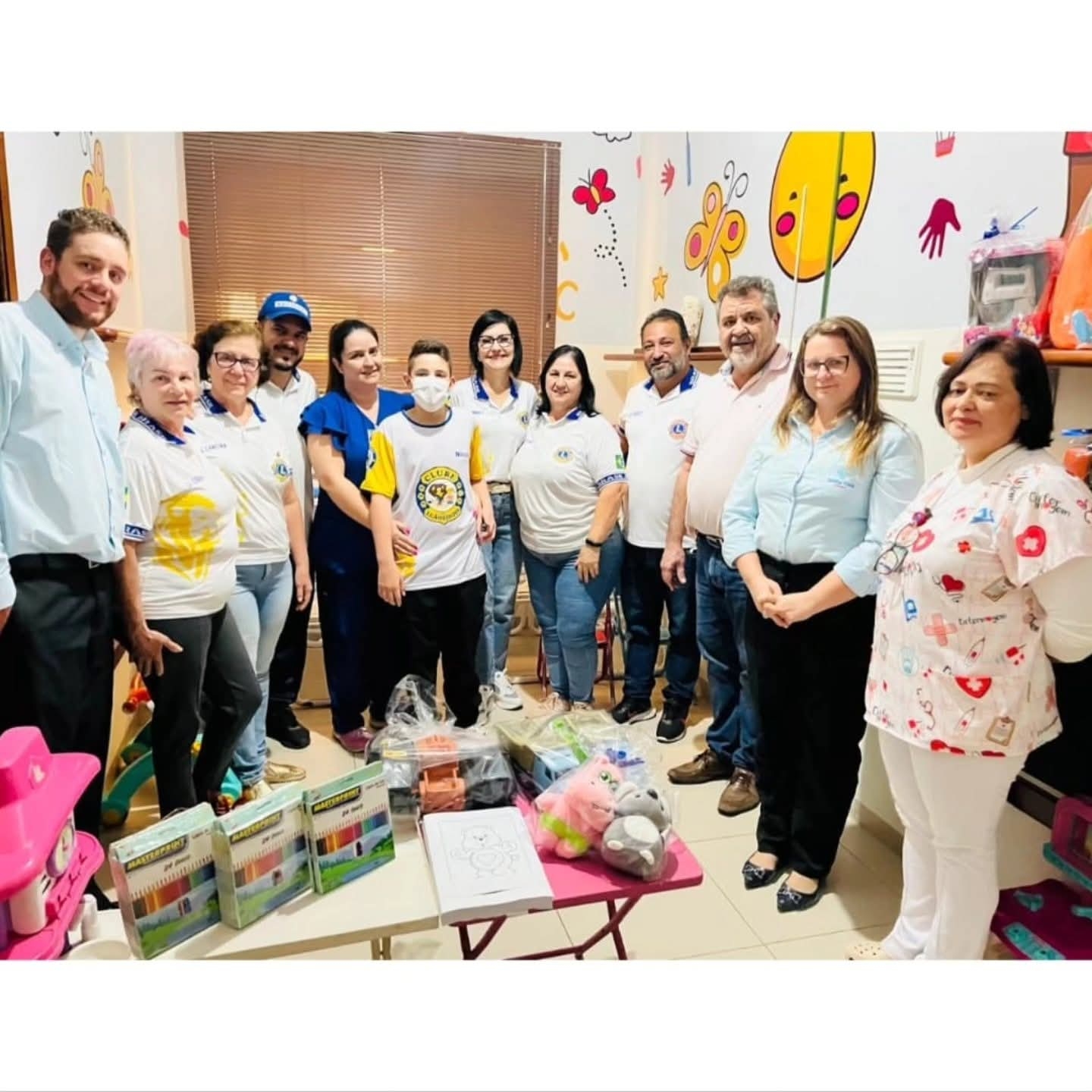 Lions Clube de Dracena visita brinquedoteca da Pediatria da Santa Casa e realiza doação