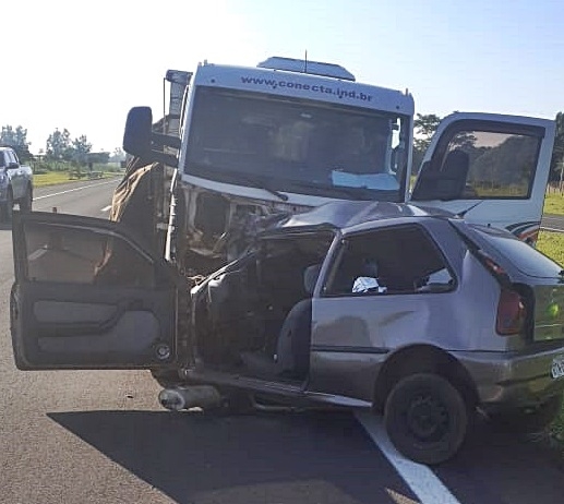 Carro na contramão bate de frente em caminhão deixa um morto na Marechal Rondon em Guararapes