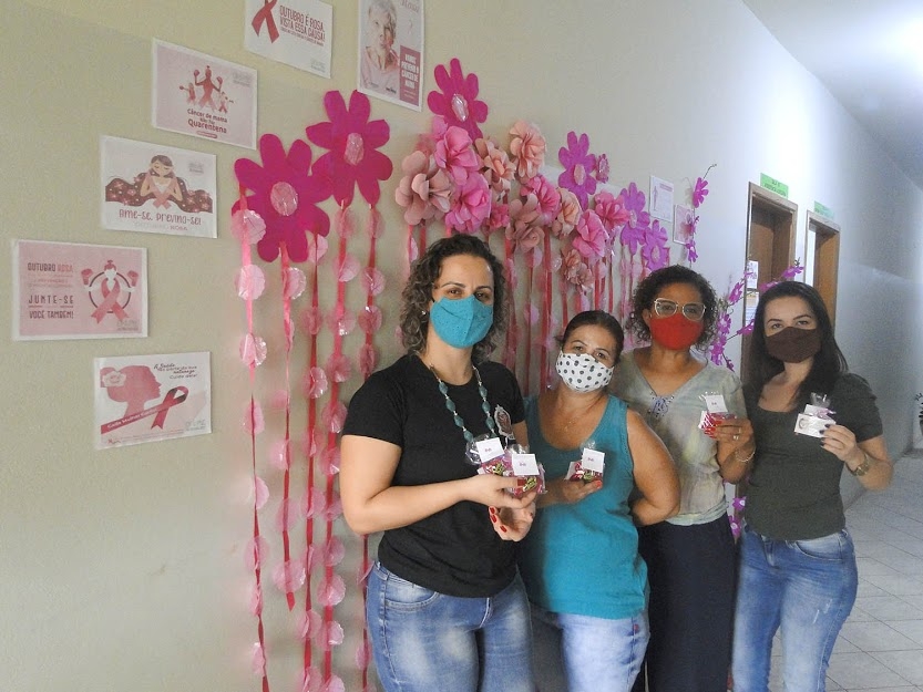No Outubro Rosa Informativos e artesanato rosa decoraram parte da Penitenciária I de Mirandópolis