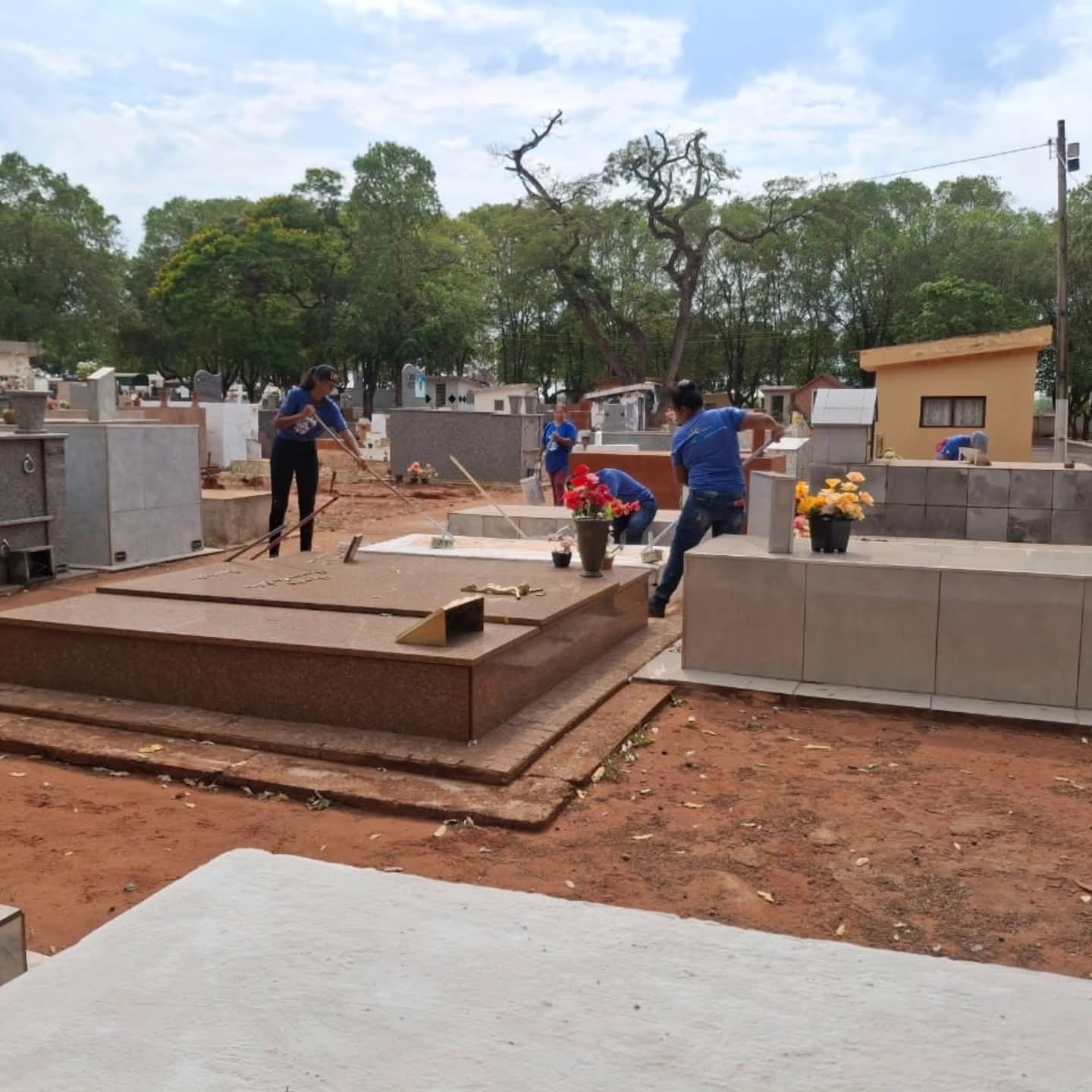 Prefeitura de Castilho antecipa preparativos do Campo Santo São José para o Dia de Finados