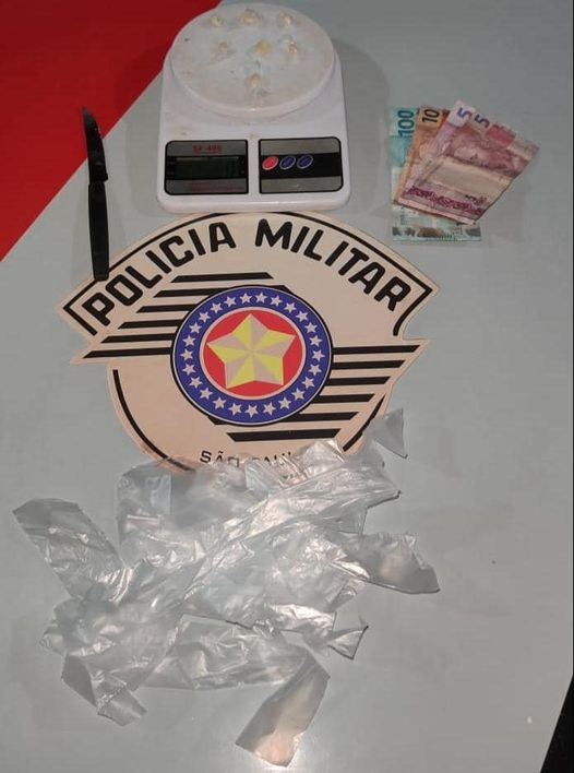 PM de Ilha Solteira apreende porções de crack e dinheiro na Zona Norte