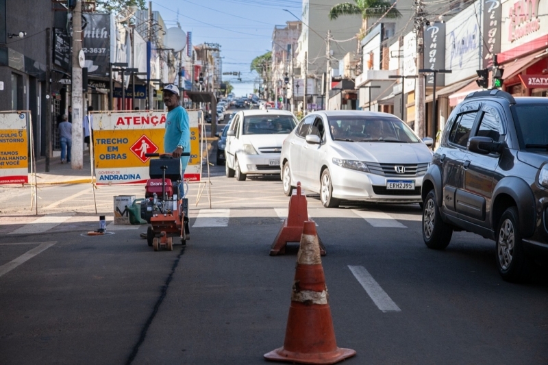 Secretaria de Obras inicia segunda fase da Paes Leme Mall Street em Andradina