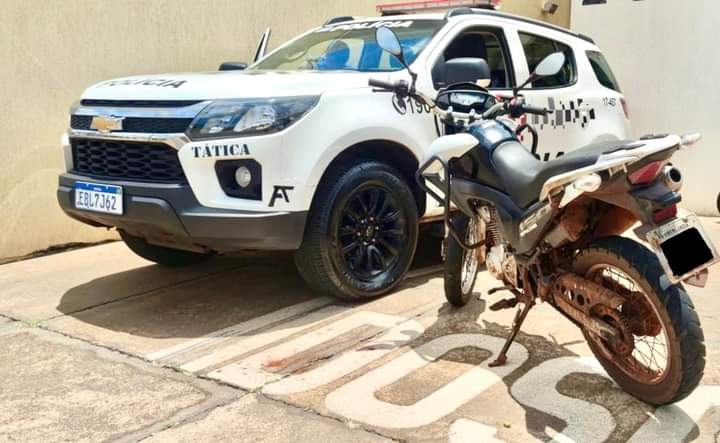 MOTOCICLETA FURTADA EM MINAS GERAIS É RECUPERADA EM ANDRADINA PELA FORÇA TÁTICA