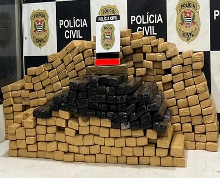 Polícia Civil prende em flagrante indivíduo que transportava 394 tijolos de maconha pela região central da Capital