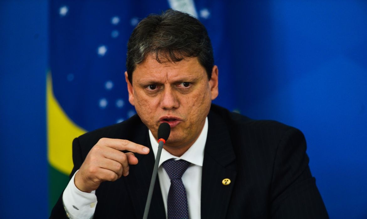 Tarcísio Freitas lidera pesquisa espontânea para o Governo de SP