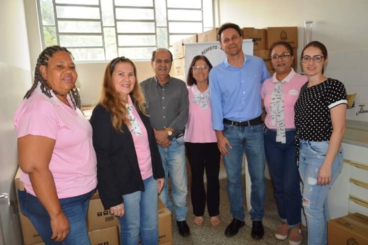 Fundo Social de Tupi Paulista doa cestas básicas para o Grupo de Apoio ao Paciente Oncológico