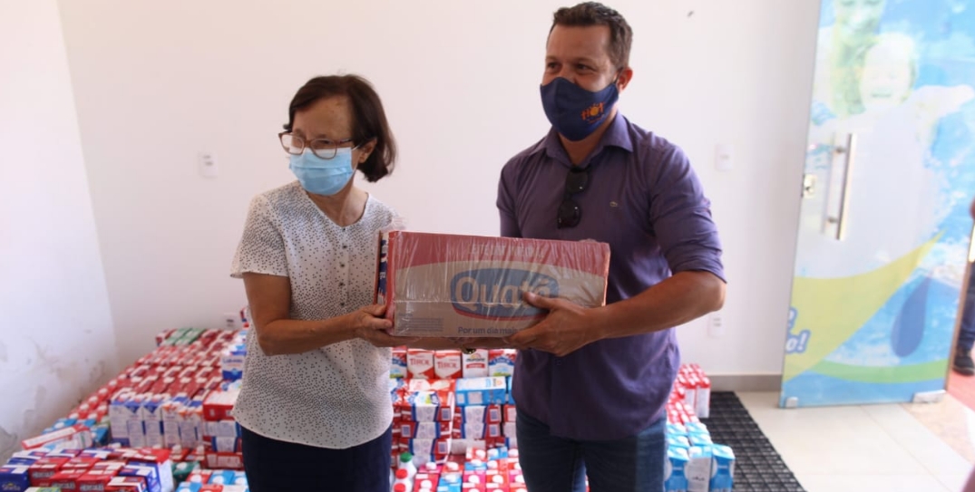 Hot Planet doa mais de 1.000 litros de leite ao Fundo Social de Solidariedade de Araçatuba