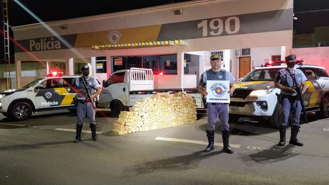 Motorista é preso pelo TOR com mais de 700 quilos de maconha em Mirandópolis