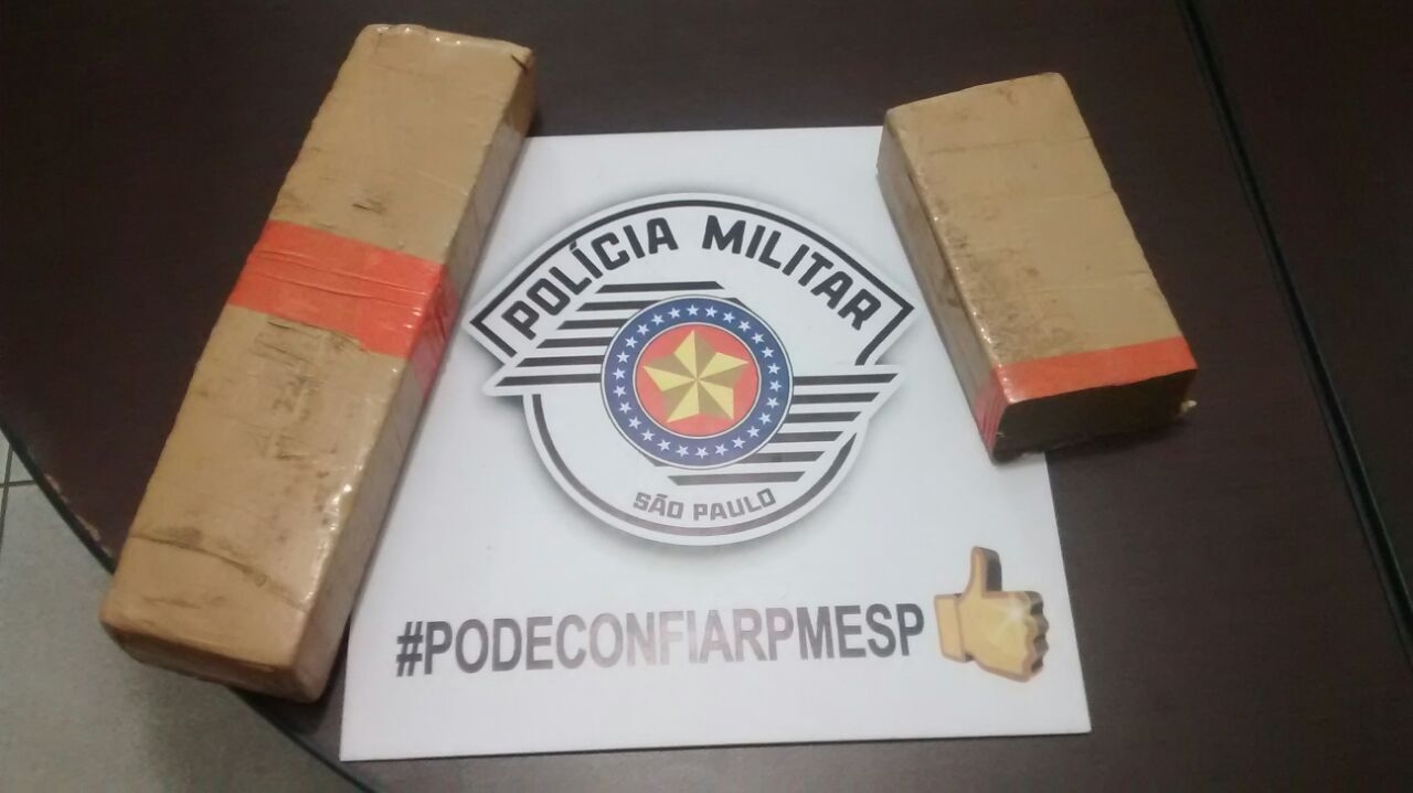 Polícia Militar de Lavínia entregou 100 panetones para famílias carentes