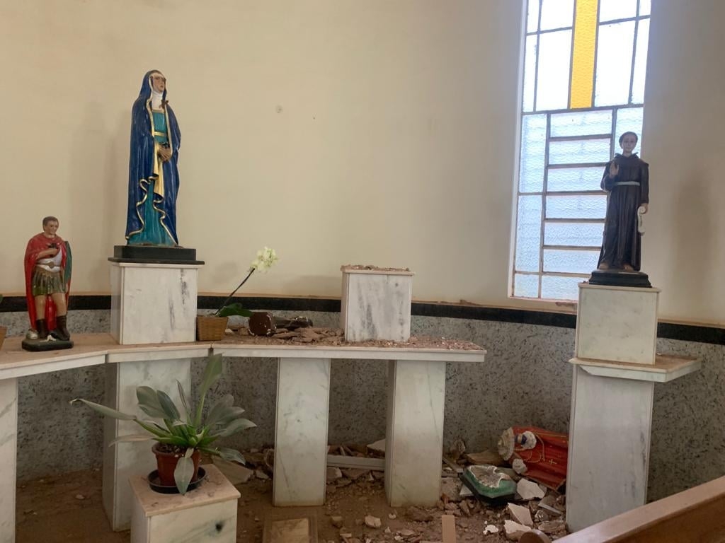 EM ANDRADINA 03 INCIDENTES NA IGREJA SÃO SEBASTIÃO, LEVAM PADRE A FAZER DRAMÁTICO APELO