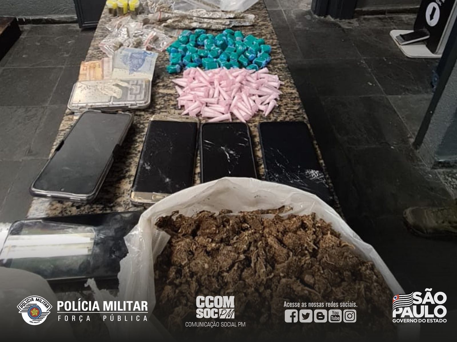COE APREENDE DROGAS E RECUPERA CARRO FURTADO