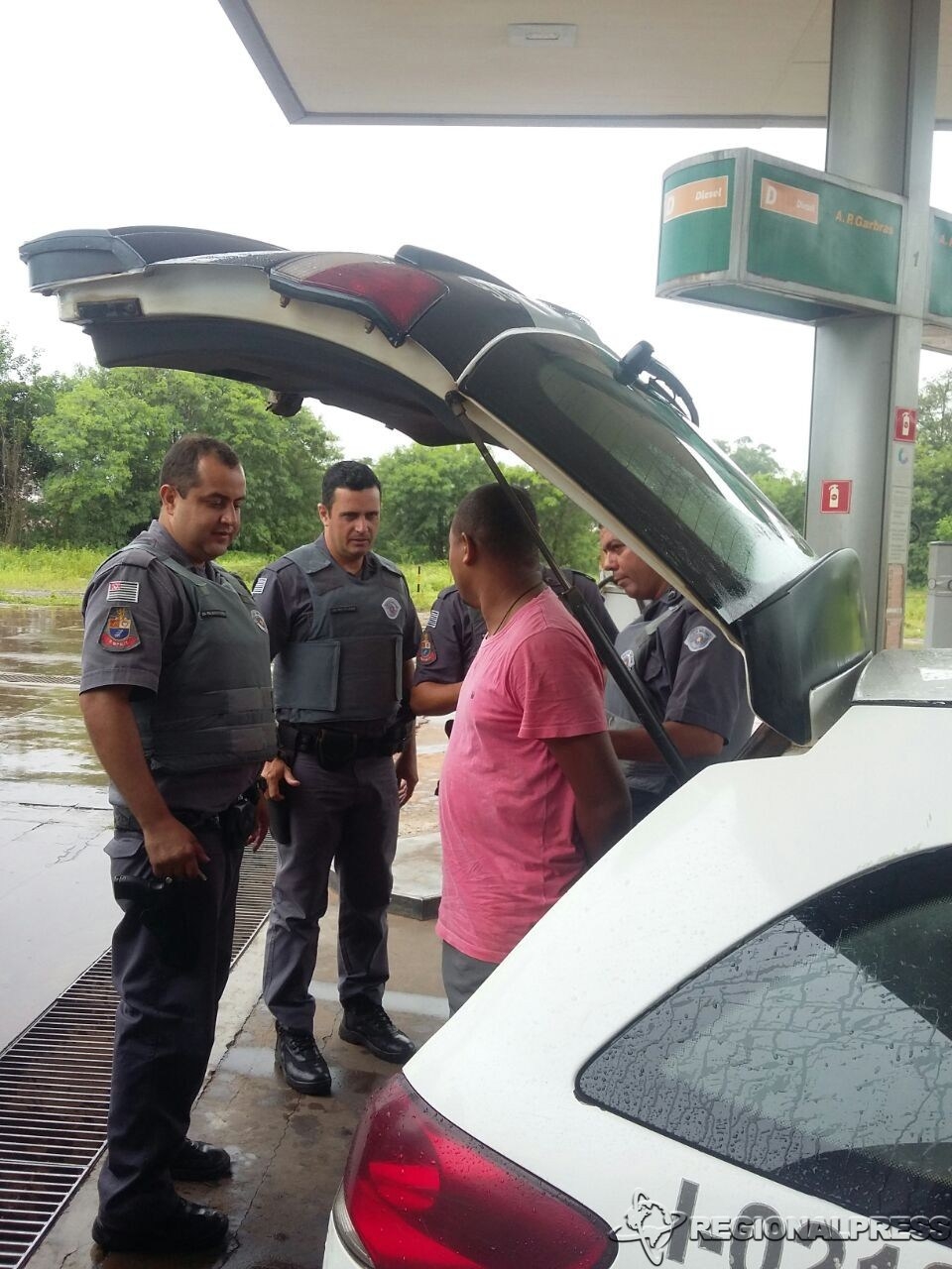 Em ceia de natal, mulher bate em adolescente e apanha do marido e enteado em Três Lagoas