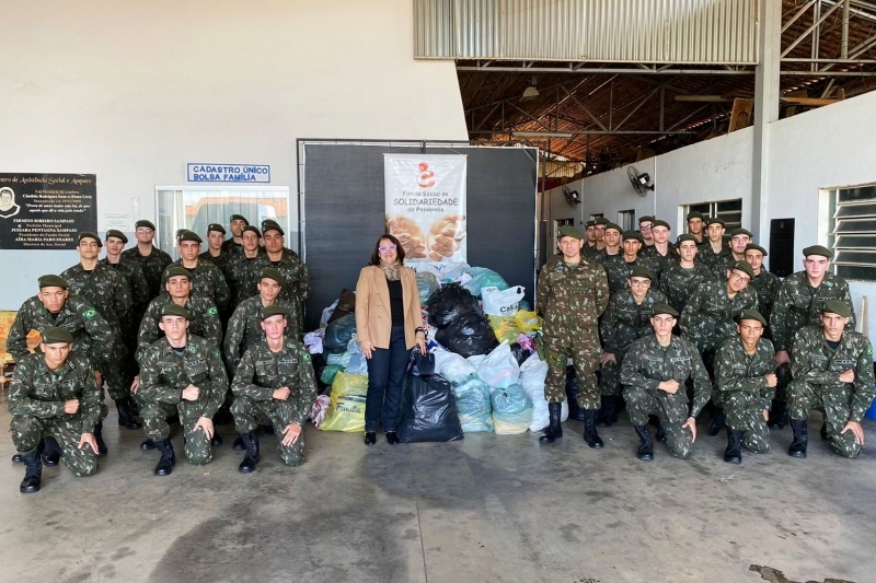 Campanha do Agasalho: Fundo Social de Penápolis recebe mais de 5 mil peças de roupas do Tiro de Guerra