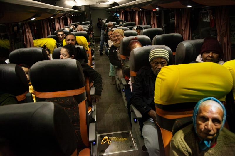 Novo ônibus da Saúde faz 1ª viagem e leva mais conforto e dignidade aos pacientes