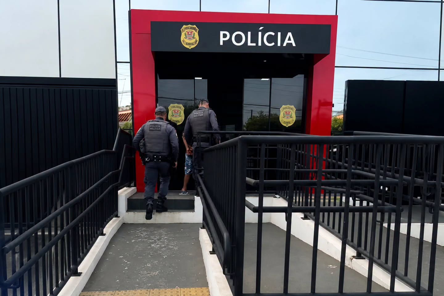 Polícia Militar de Andradina prende homem por tráfico de drogas no bairro Pereira Jordão