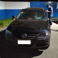 Polícia Militar prende homem embriagado ao dirigir veículo em Água Clara. O passageiro também foi preso