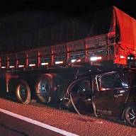 Morador de Valparaíso morre ao bater carro na traseira de carreta na SP 300 em Guararapes