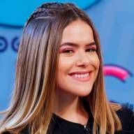 Apresentadora andradinense Maisa Silva cai no banho e bate a cabeça