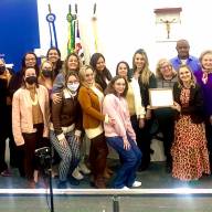Em Andradina vereadora Elaine Vogel homenageia colaboradores da Escola Professora Ondina Hofig de Castilho