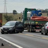 Médica de Andradina perde controle do veículo e bate em carreta na BR 262 entre Três Lagoas à Água Clara
