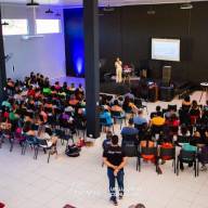 Palestra gratuita reúne 150 pessoas na igreja Koinonia para falar sobre inclusão em Andradina