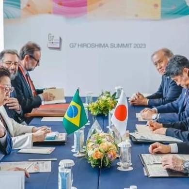 Premiê japonês anuncia a Lula isenção de visto para brasileiros e empréstimo de R$ 1 bilhão
