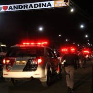 Mulher perde dentes após marido bater nela em rua de Andradina