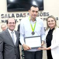 Investigador Geraldo Benedicto Spagnuolo Junior recebe medalha Tiradentes pela Câmara de Andradina