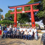Mirandópolis e Takaoka celebram 50 anos de coirmandade com a instalação de Torii na praça central