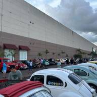 Encontro celebra o Dia do Fusca no Shopping Praça Nova em Araçatuba