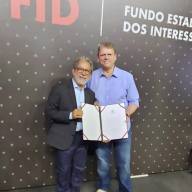 Prefeito de Castilho assina convênio de quase R$ 1 MILHÃO para reformar anfiteatro do CIEC