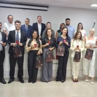 Diretoria da OAB SP - Subsecção Andradina (91ª) entrega carteira da OAB para novos advogados