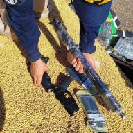 Polícia Rodoviária Federal de Três Lagoas  apreende mais de 4 toneladas de drogas e fuzil em caminhão abordado por irregularidade