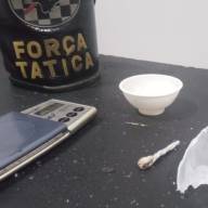 Polícia Militar em Três Lagoas realiza a prisão de autores de tráfico de drogas no bairro Paranapungá