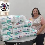Santa Casa de Penápolis recebe doação de 12 pacotes de fraldas geriátricas