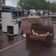 Chuva intensa alaga casas, arrasta veículos e expõe drama de famílias em Três Lagoas