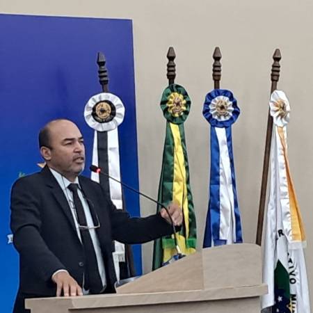 Vereador Rodarte solicita semáforos e redutores de velocidade para reforçar segurança no trânsito em Andradina 
