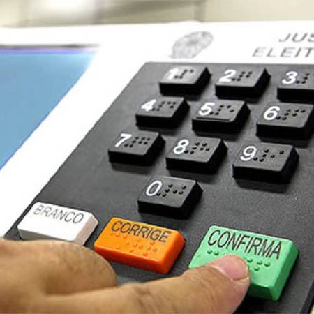 Mais de 40 mil eleitores votam neste domingo em Andradina 