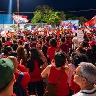Ato pró-Lula mobiliza estudantes e moradores em frente à UFMS em Três Lagoas