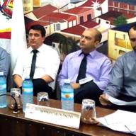 Prefeito de Pereira Barreto entrega cópia da lei de doação de terreno para construção de Supermercado e Centro de Distribuição
