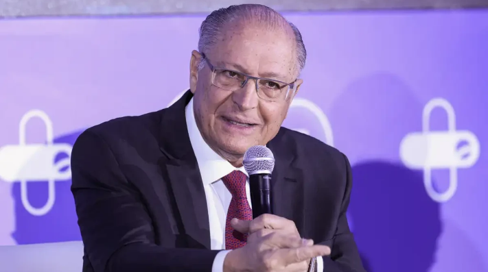 Rodovia Federal Presidente Dutra terá terceira e quarta faixas entre São José e Aparecida, diz Alckmin
