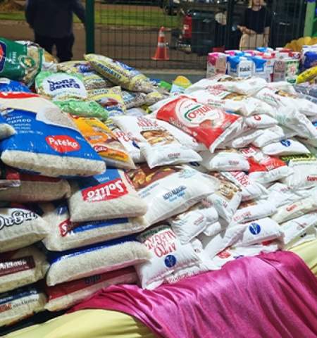 Fundo Social de Birigui arrecadou mais de meia tonelada de alimentos no 1º Juninão Solidário Fundo Social de Birigui arrecadou mais de meia tonelada de alimentos no 1º Juninão Solidário