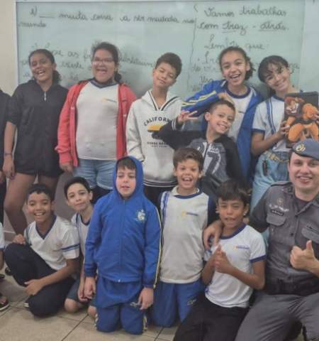 Polícia Militar faz palestra sobre Bullying e Uso Nocivo de Drogas na Escola Ana Maria em  Andradina