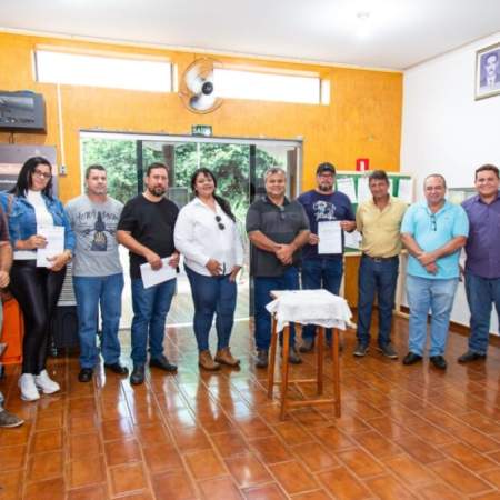 Prefeito Cristiano empossa 15 novos servidores municipais em Murutinga do Sul Prefeito Cristiano empossa 15 novos servidores municipais em Murutinga do Sul
