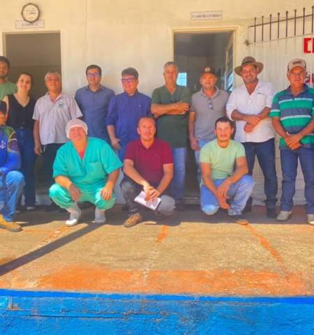 Equipe do SIM e comitiva de Suzanápolis visitam Laticínio de Andradina